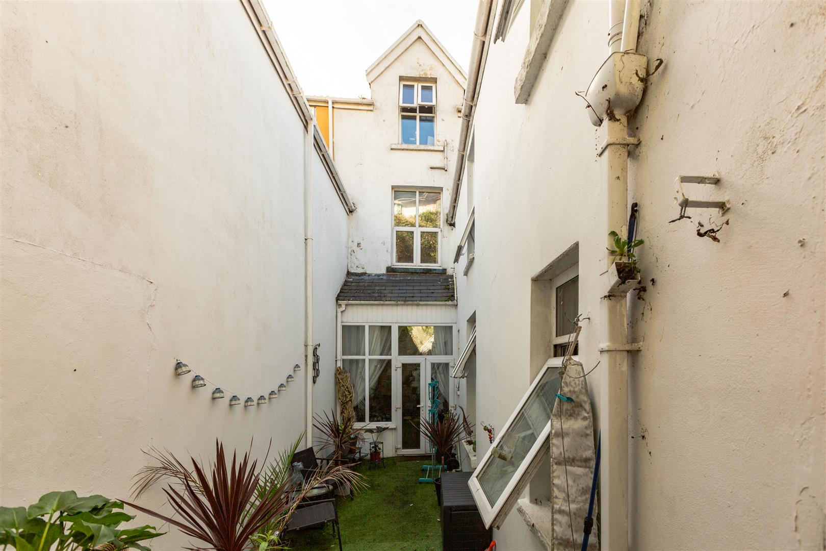 Oaklands Terrace, Mount Pleasant, Swansea, SA1 6JJ